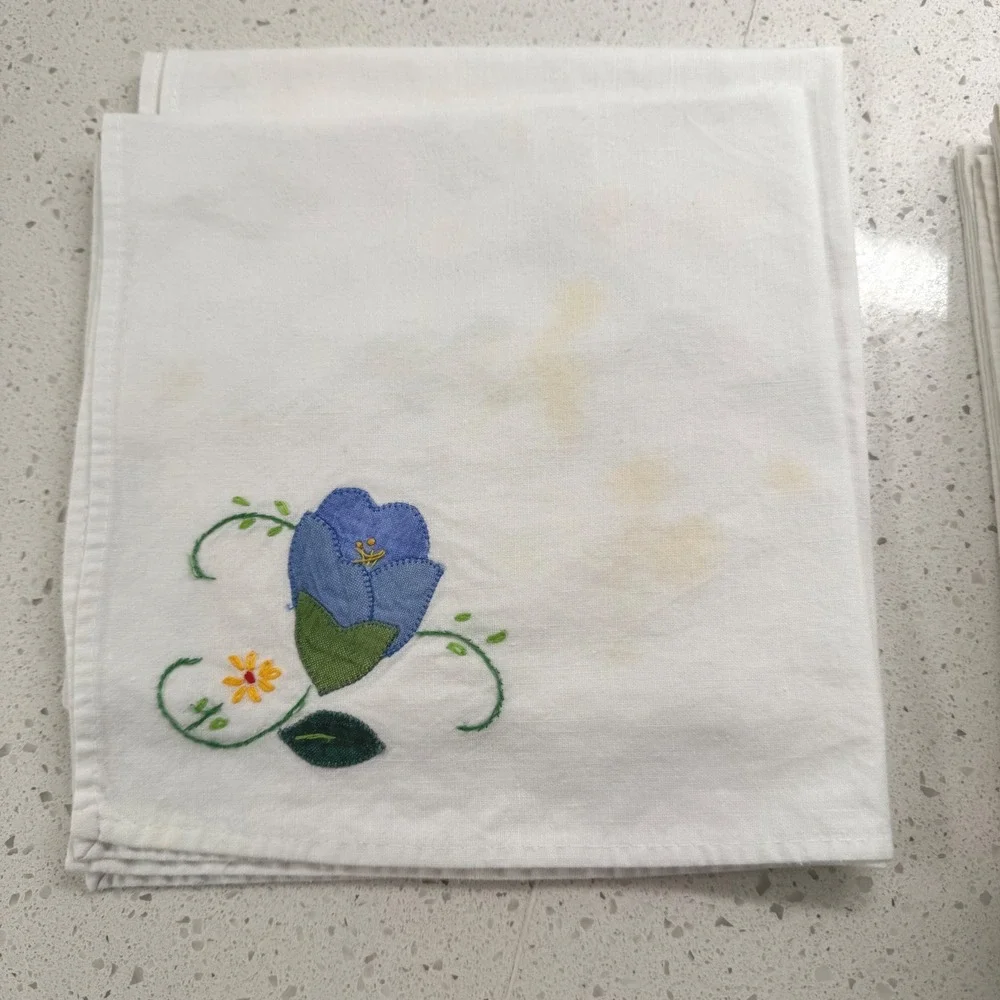 Vintage 1940s Floral Tablecloth and Napkins Set, Large 95